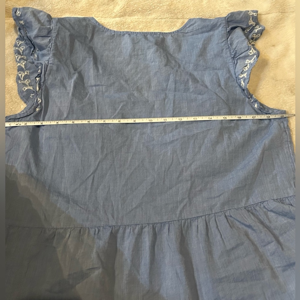 The Loft Size Medium Top - Picture 4 of 5